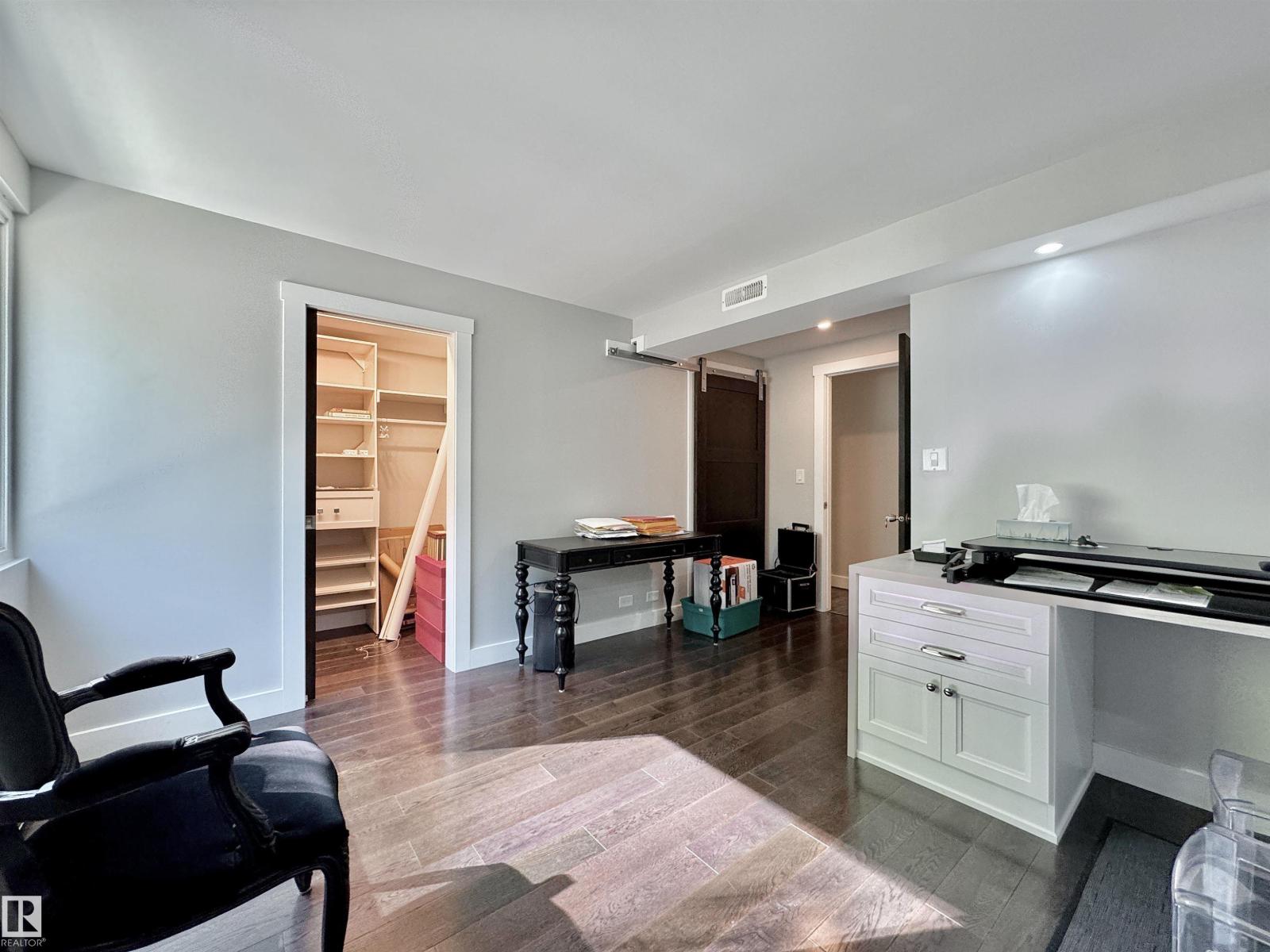 #201 10010 119 ST NW NW, Edmonton