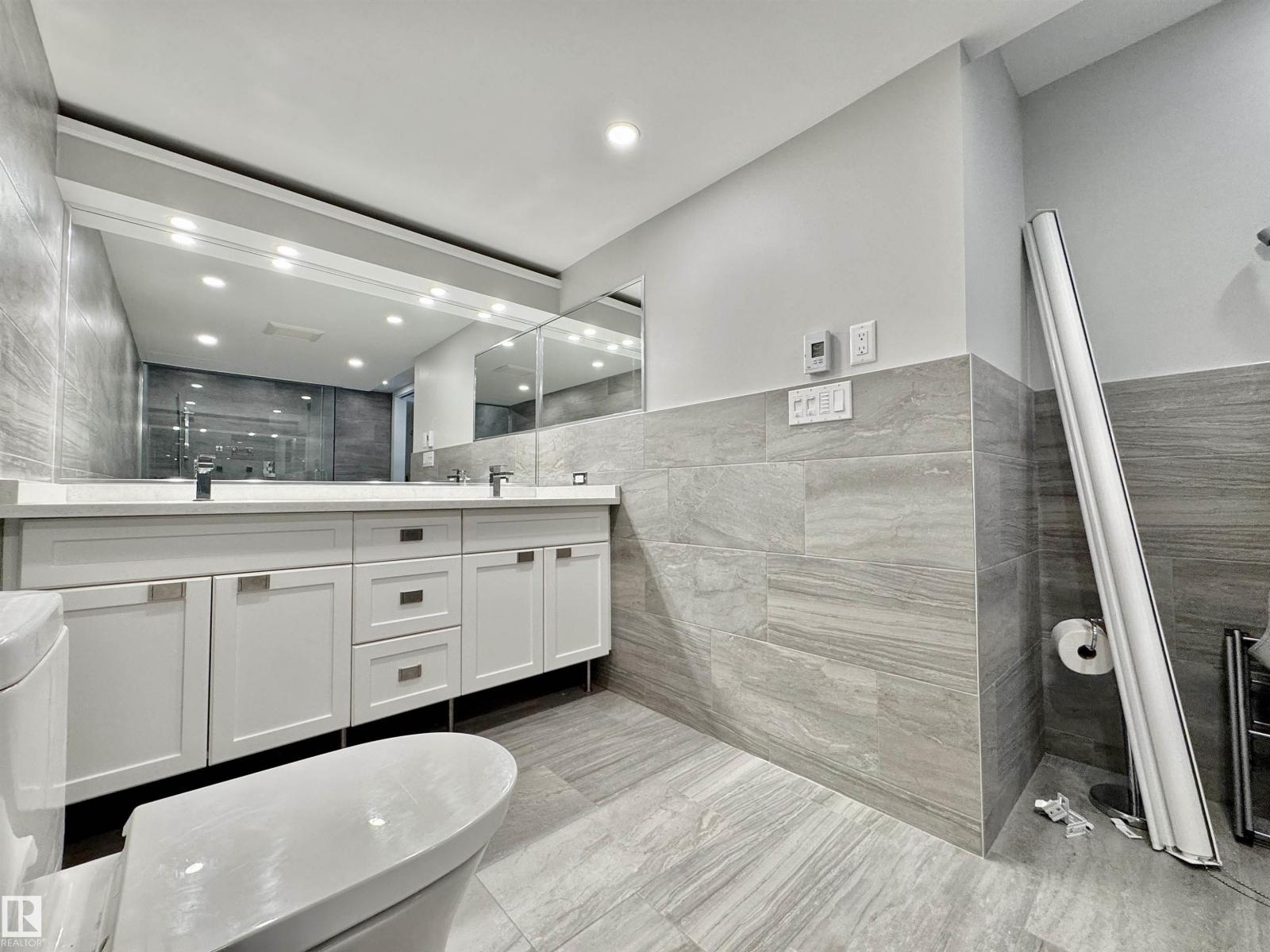 #201 10010 119 ST NW NW, Edmonton