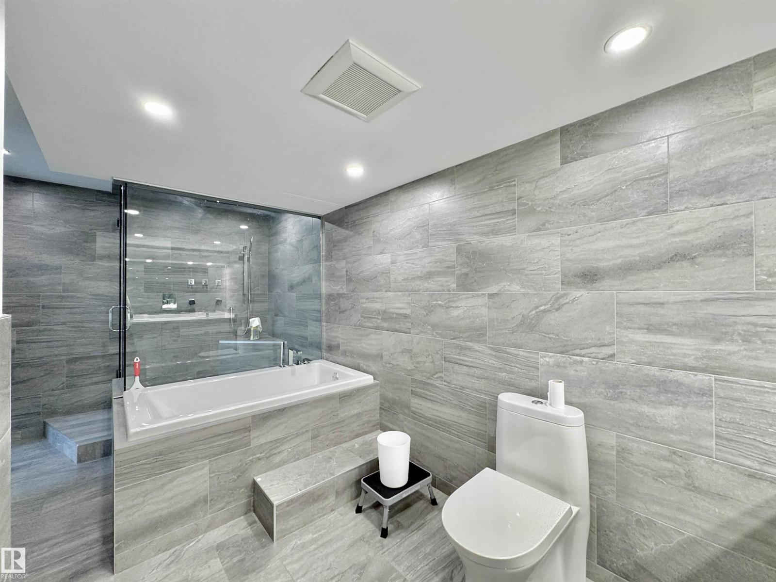 #201 10010 119 ST NW NW, Edmonton