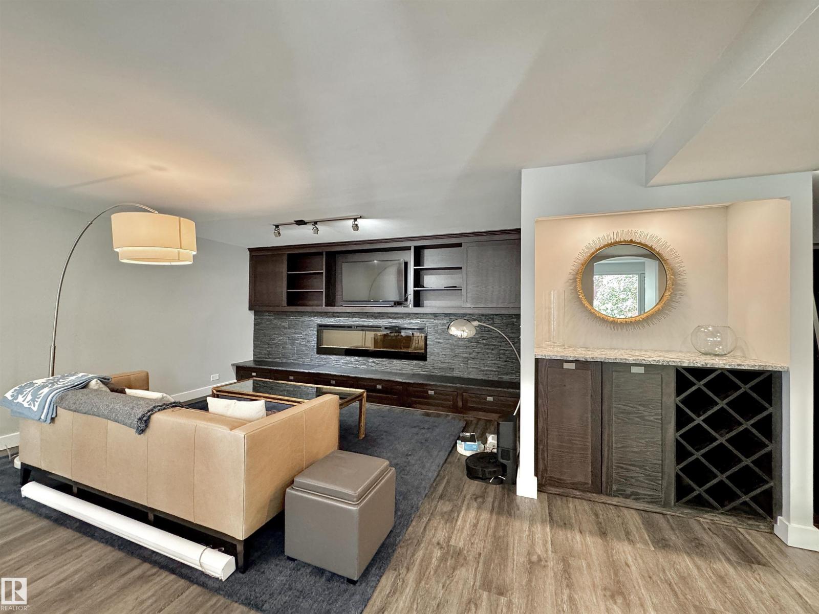 #201 10010 119 ST NW NW, Edmonton