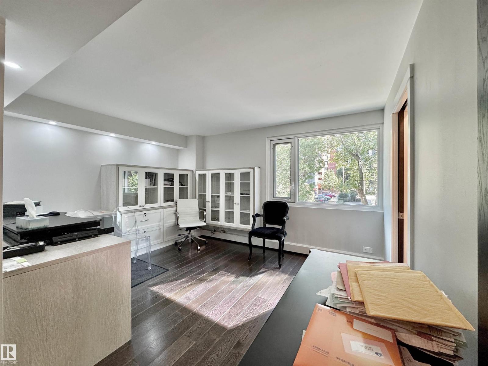 #201 10010 119 ST NW NW, Edmonton