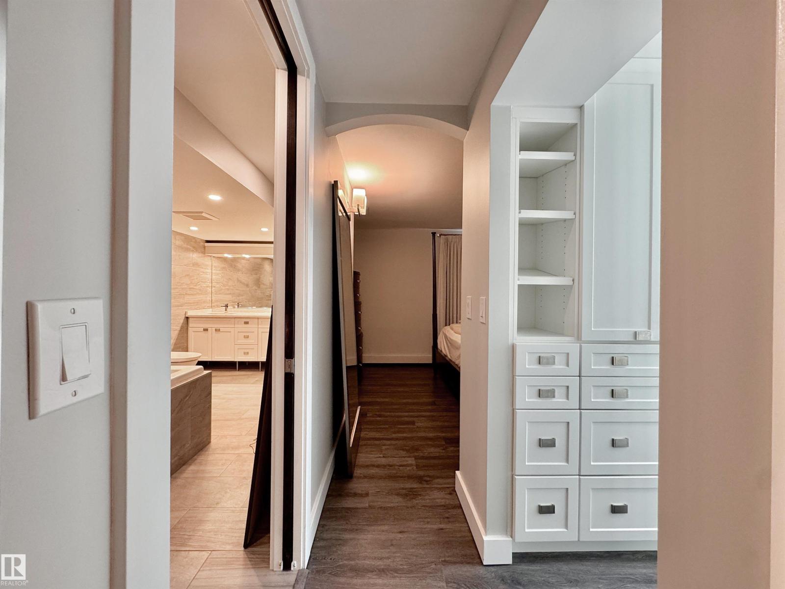 #201 10010 119 ST NW NW, Edmonton