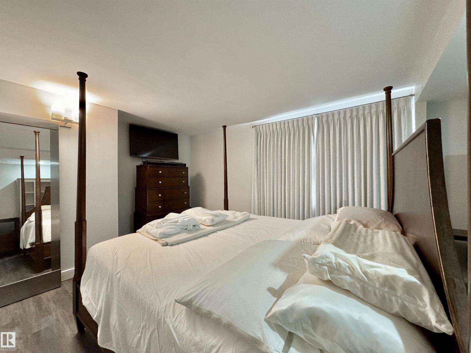 #201 10010 119 ST NW NW, Edmonton