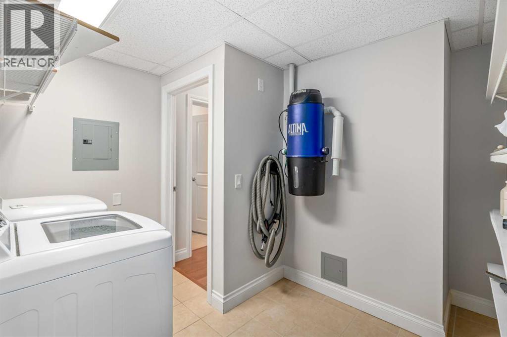 Single Family House Multi-level for Sale in   Tuscany Boulevard NW Tuscany Calgary 