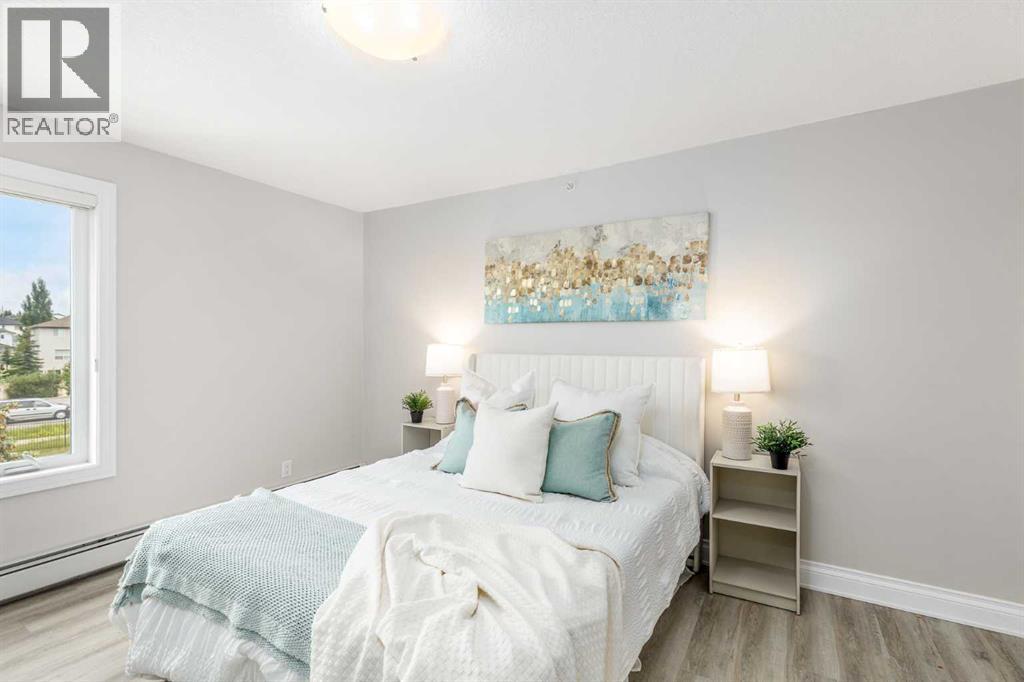 Single Family House Multi-level for Sale in   Tuscany Boulevard NW Tuscany Calgary 