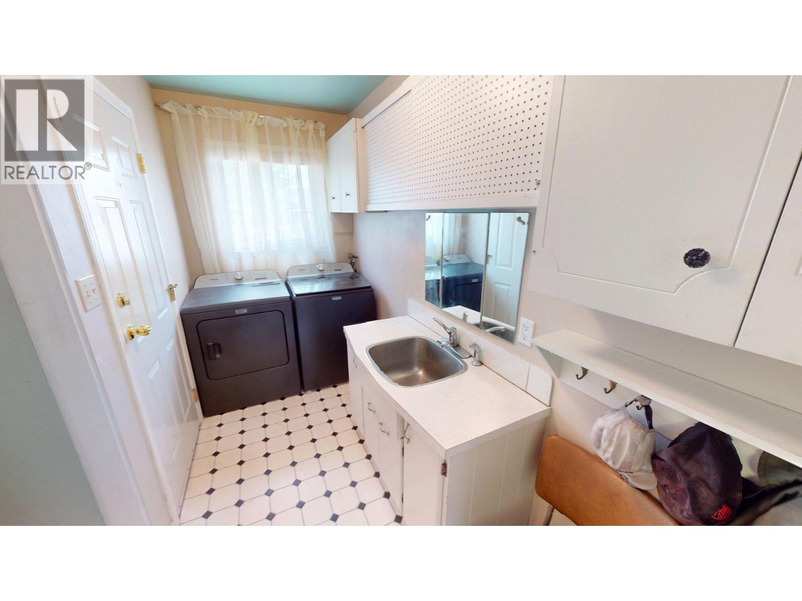 339 Birch Street, Chase