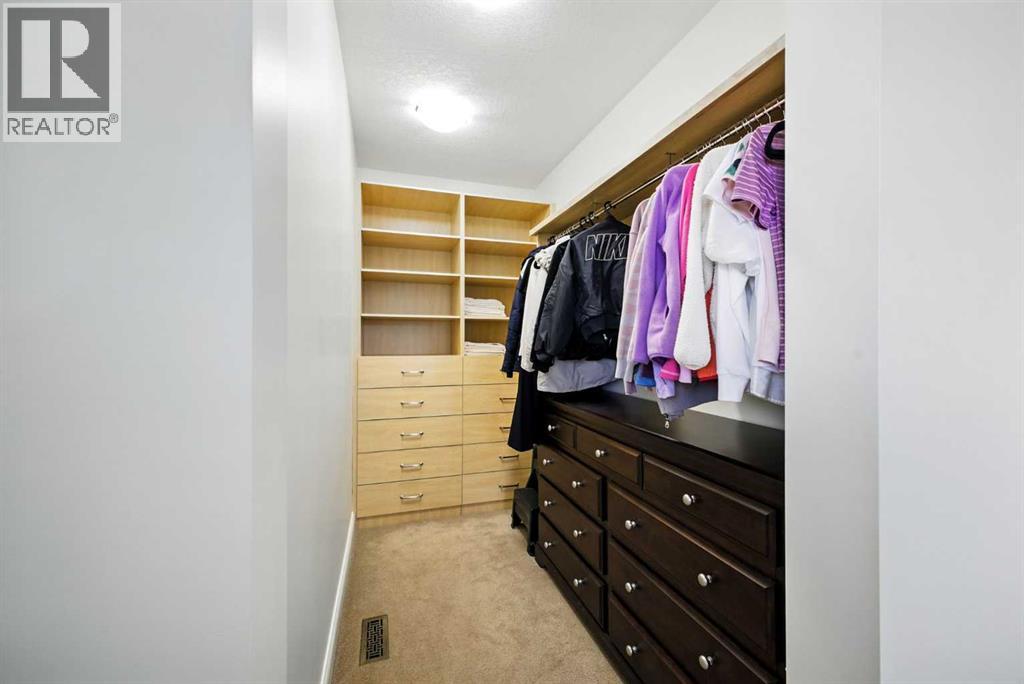 Single Family House for Sale in  Posthill Drive SW Springbank Hill Calgary 