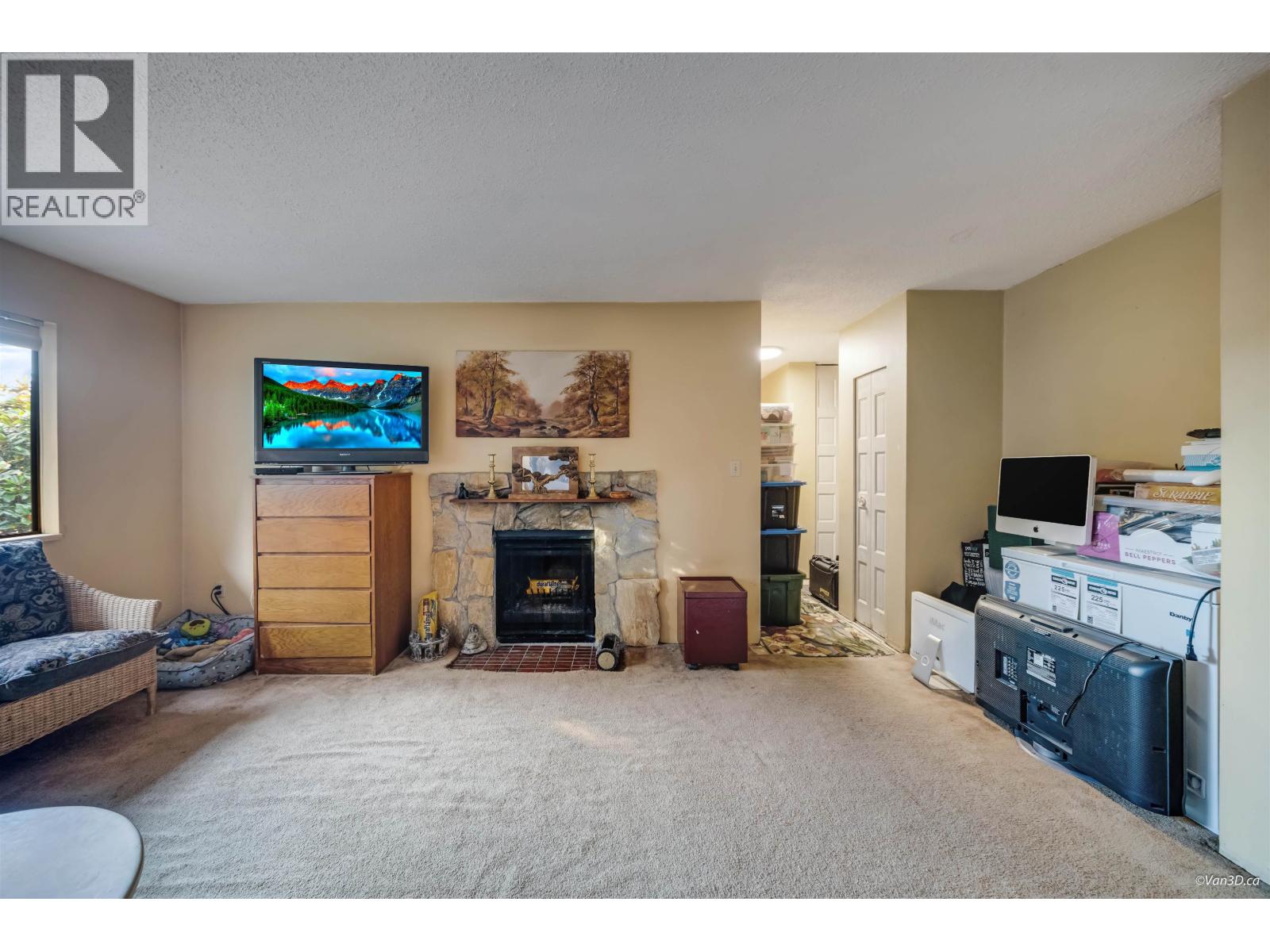 11666 KINGSBRIDGE Drive, Richmond