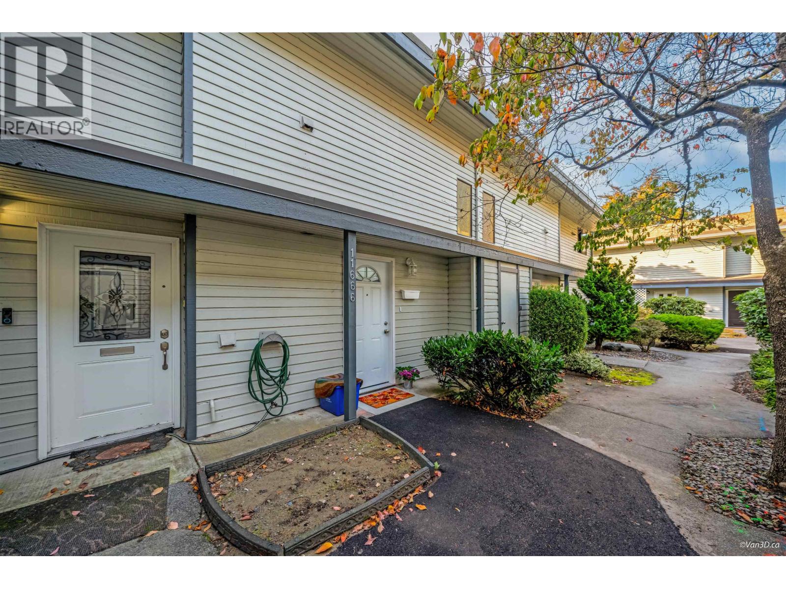 11666 KINGSBRIDGE Drive, Richmond