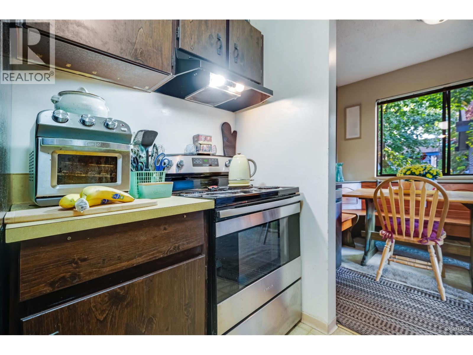 11666 KINGSBRIDGE Drive, Richmond