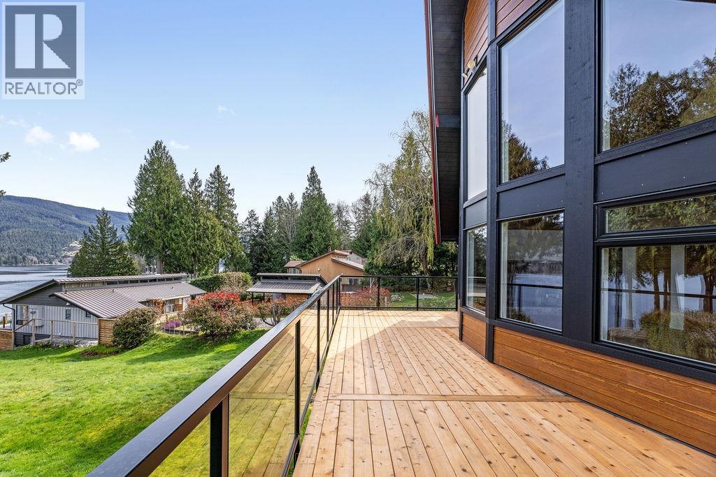 6176 SOUTH GALE AVENUE, Sechelt