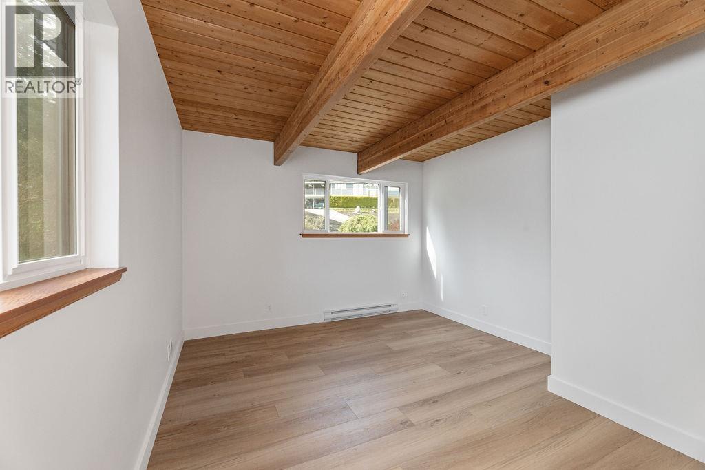 6176 SOUTH GALE AVENUE, Sechelt