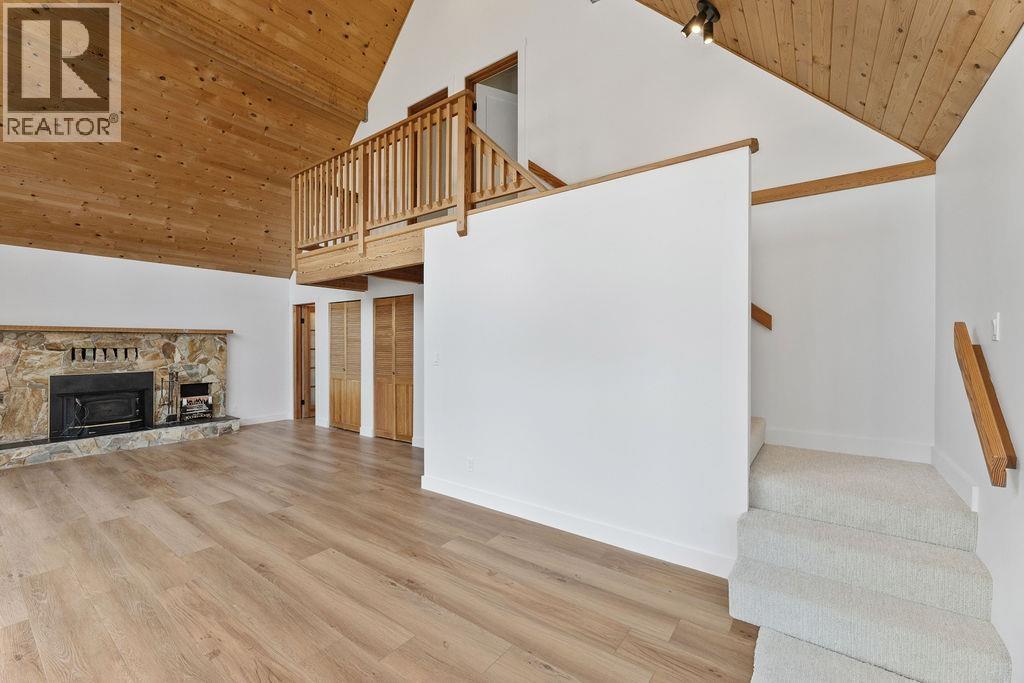 6176 SOUTH GALE AVENUE, Sechelt