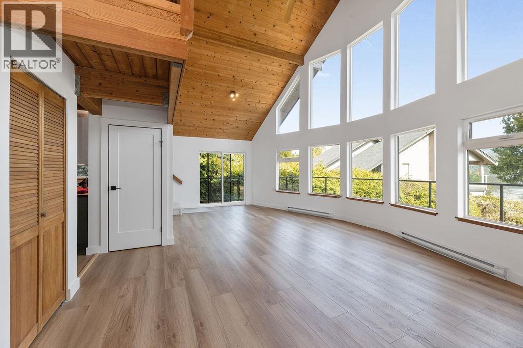 6176 SOUTH GALE AVENUE, Sechelt