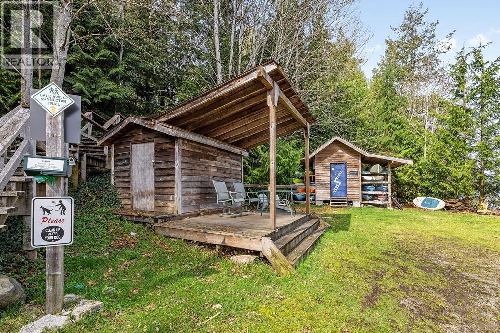 6176 SOUTH GALE AVENUE, Sechelt