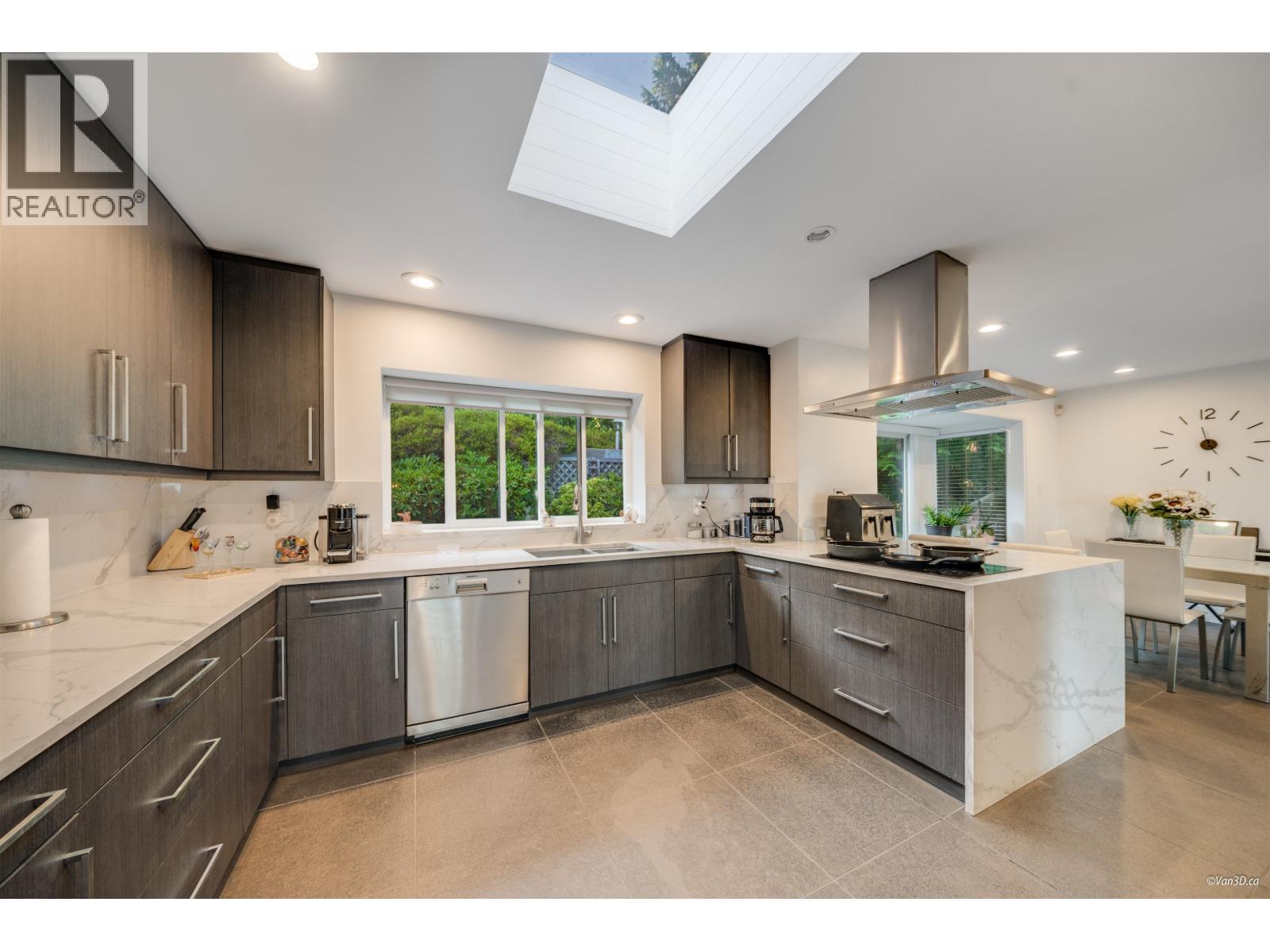 1135 GROVELAND COURT, West Vancouver