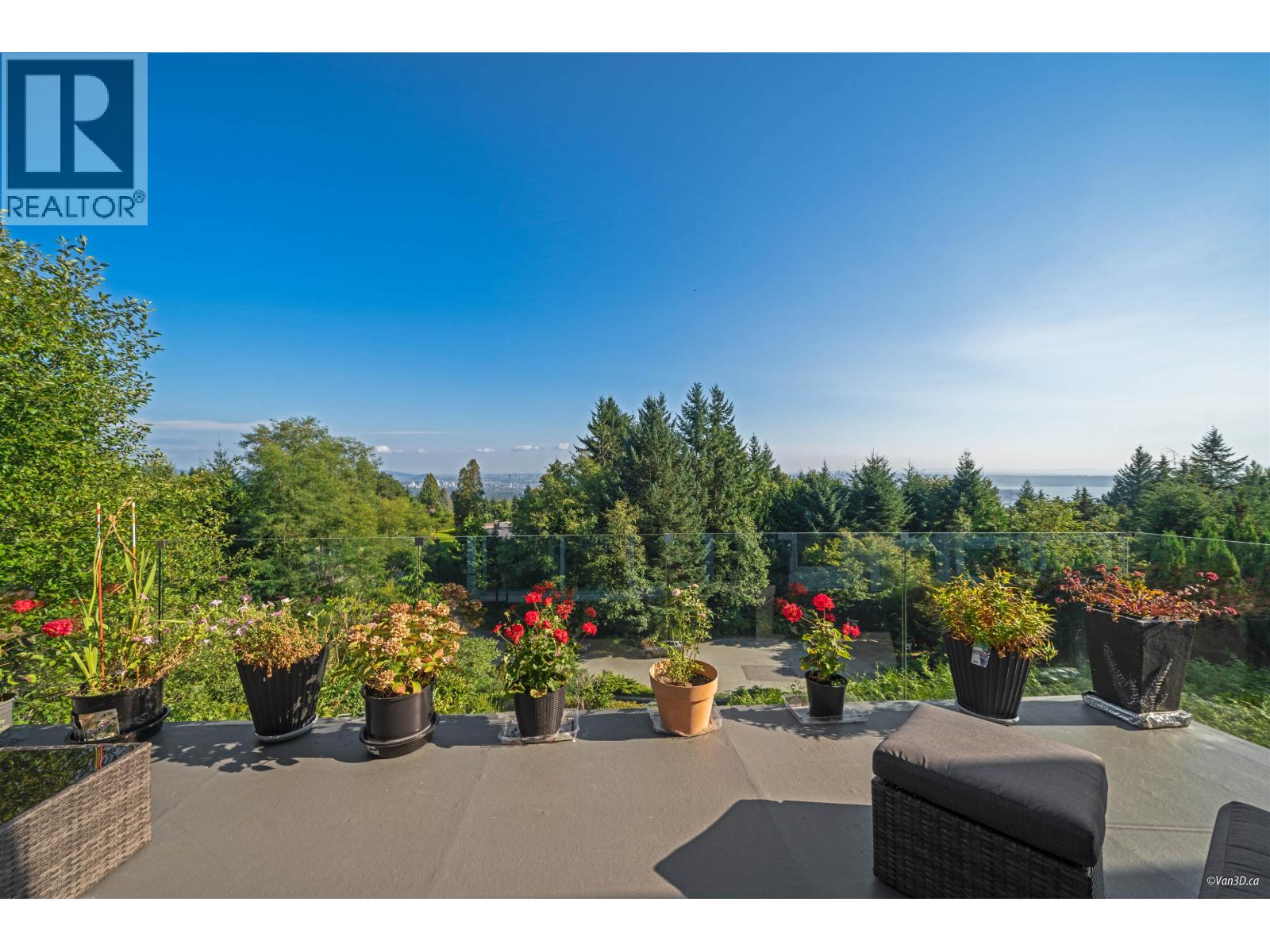 1135 GROVELAND COURT, West Vancouver