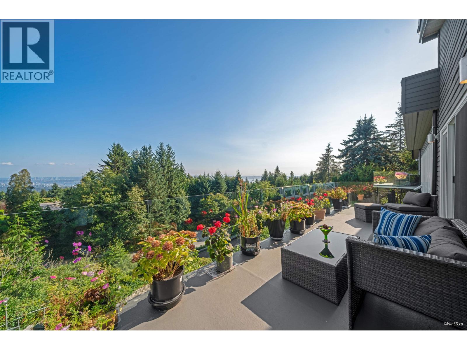 1135 GROVELAND COURT, West Vancouver