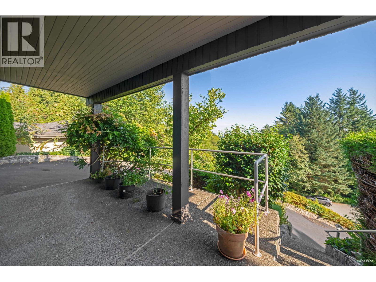 1135 GROVELAND COURT, West Vancouver