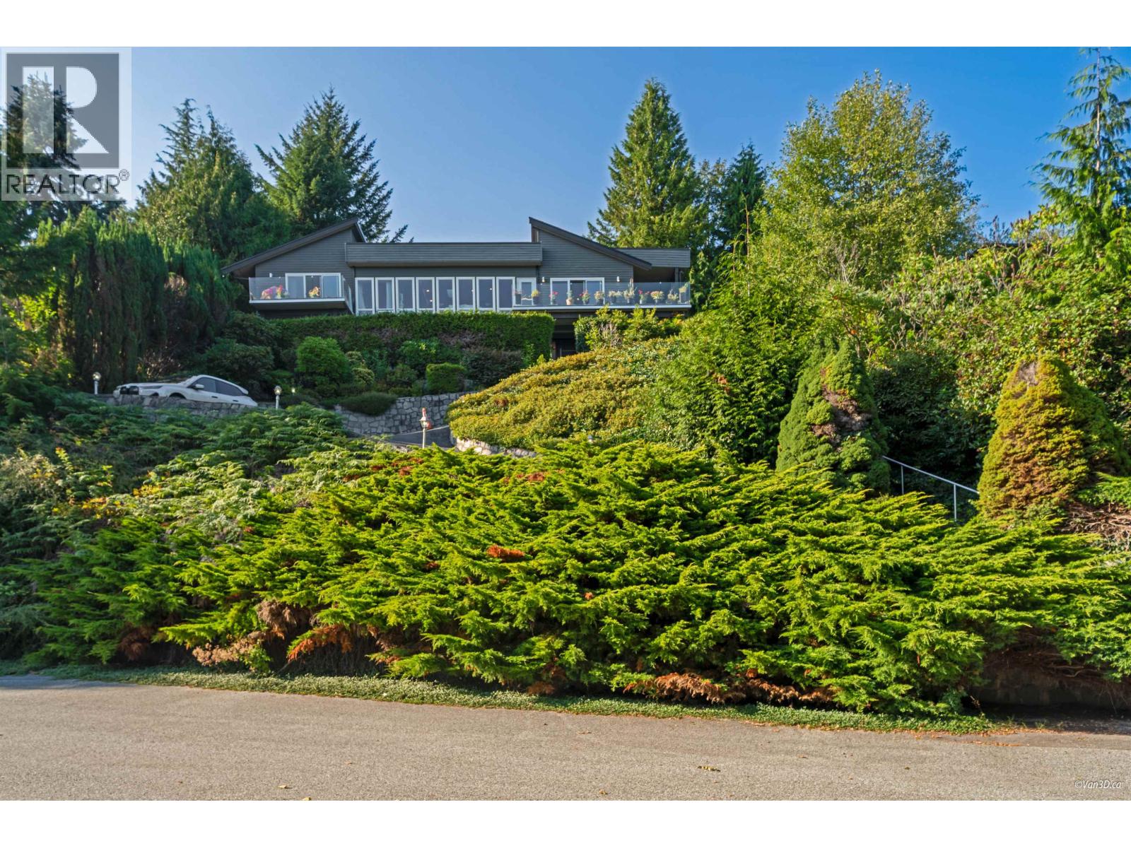 1135 GROVELAND COURT, West Vancouver