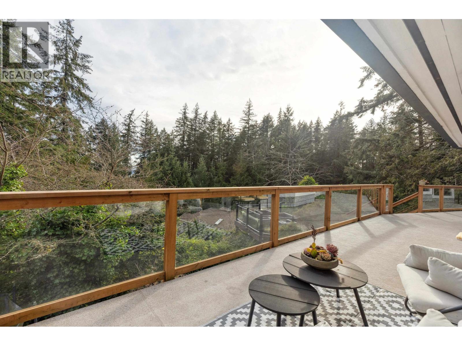 3714 SOUTHRIDGE PLACE, West Vancouver