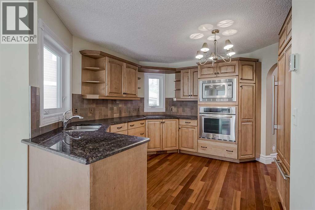 Single Family House Bungalow for Sale in  Hawkview Manor Place NW Hawkwood Calgary 