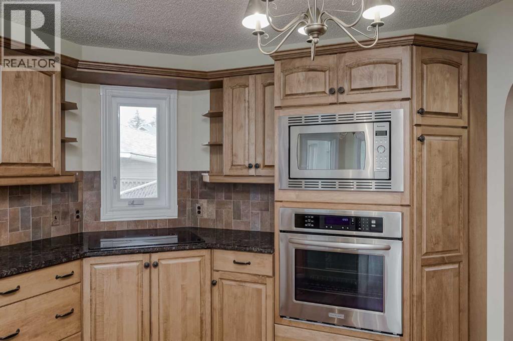 Single Family House Bungalow for Sale in  Hawkview Manor Place NW Hawkwood Calgary 