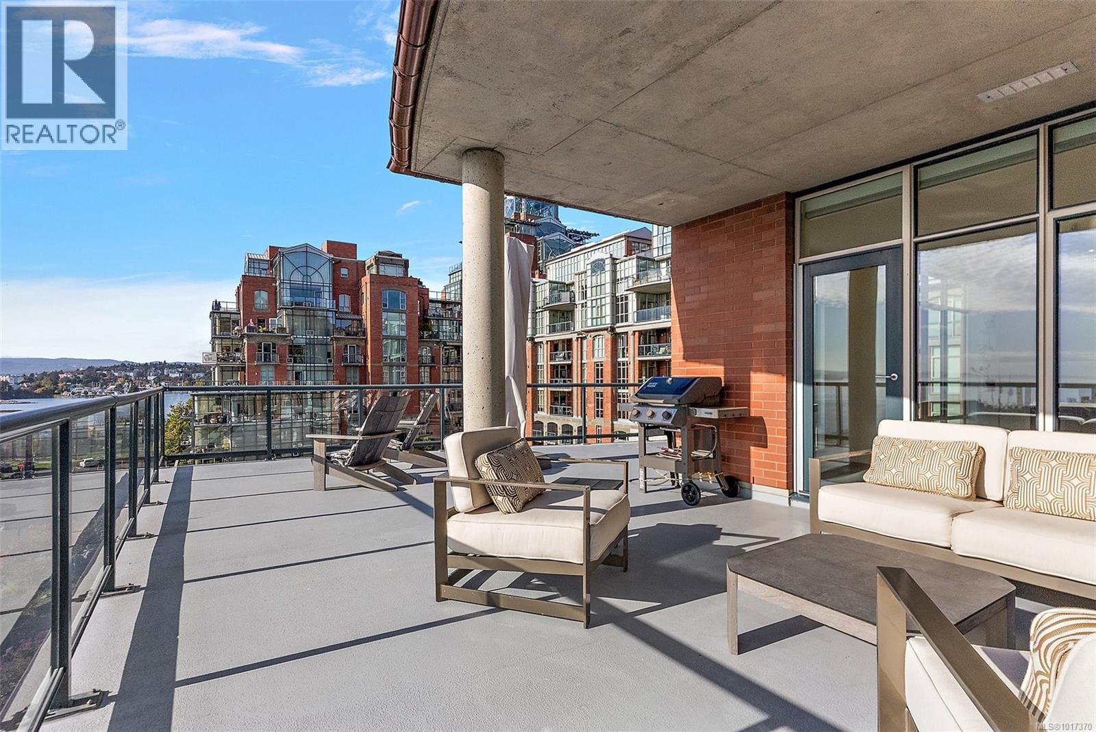 631 21 Dallas Road, Victoria