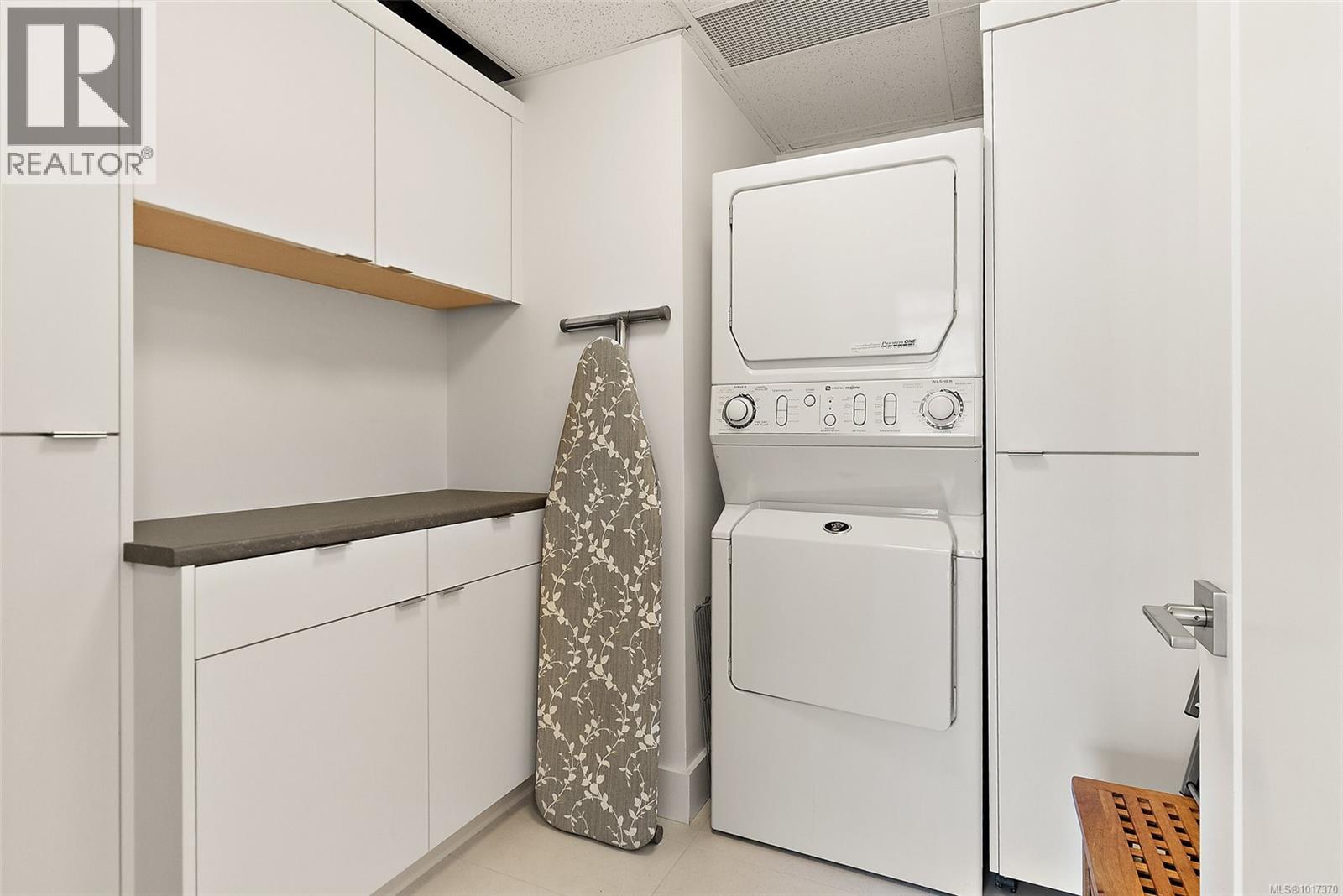 631 21 Dallas Road, Victoria