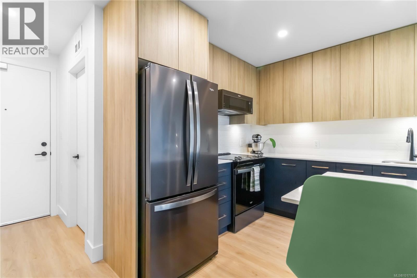 433 920 Reunion Avenue, Langford