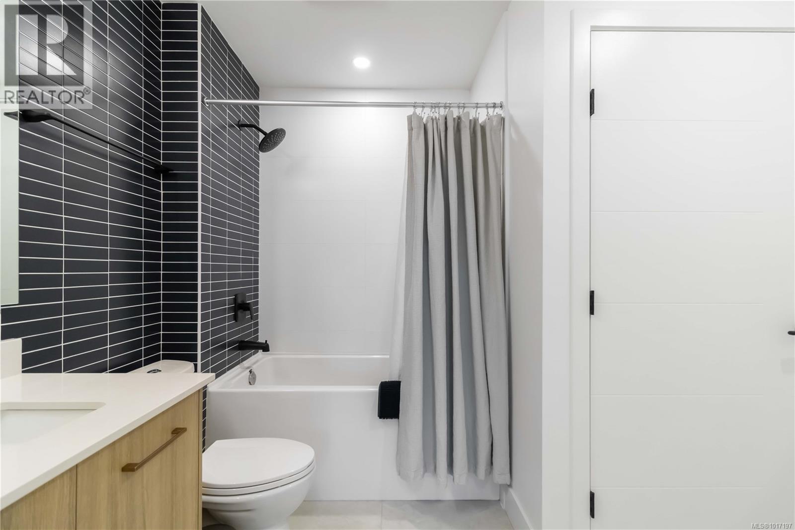 433 920 Reunion Avenue, Langford