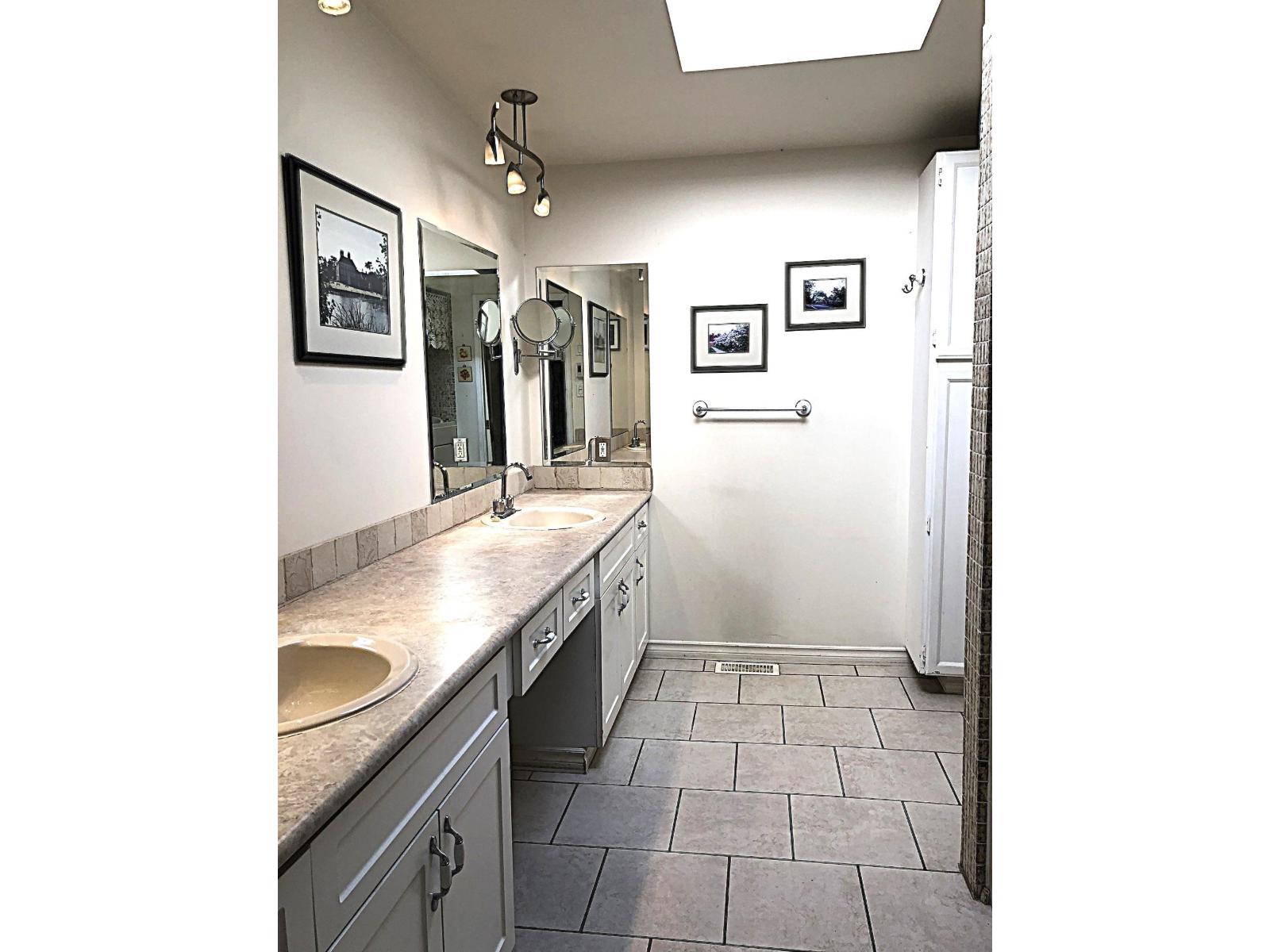 9437 DAWSON, Delta