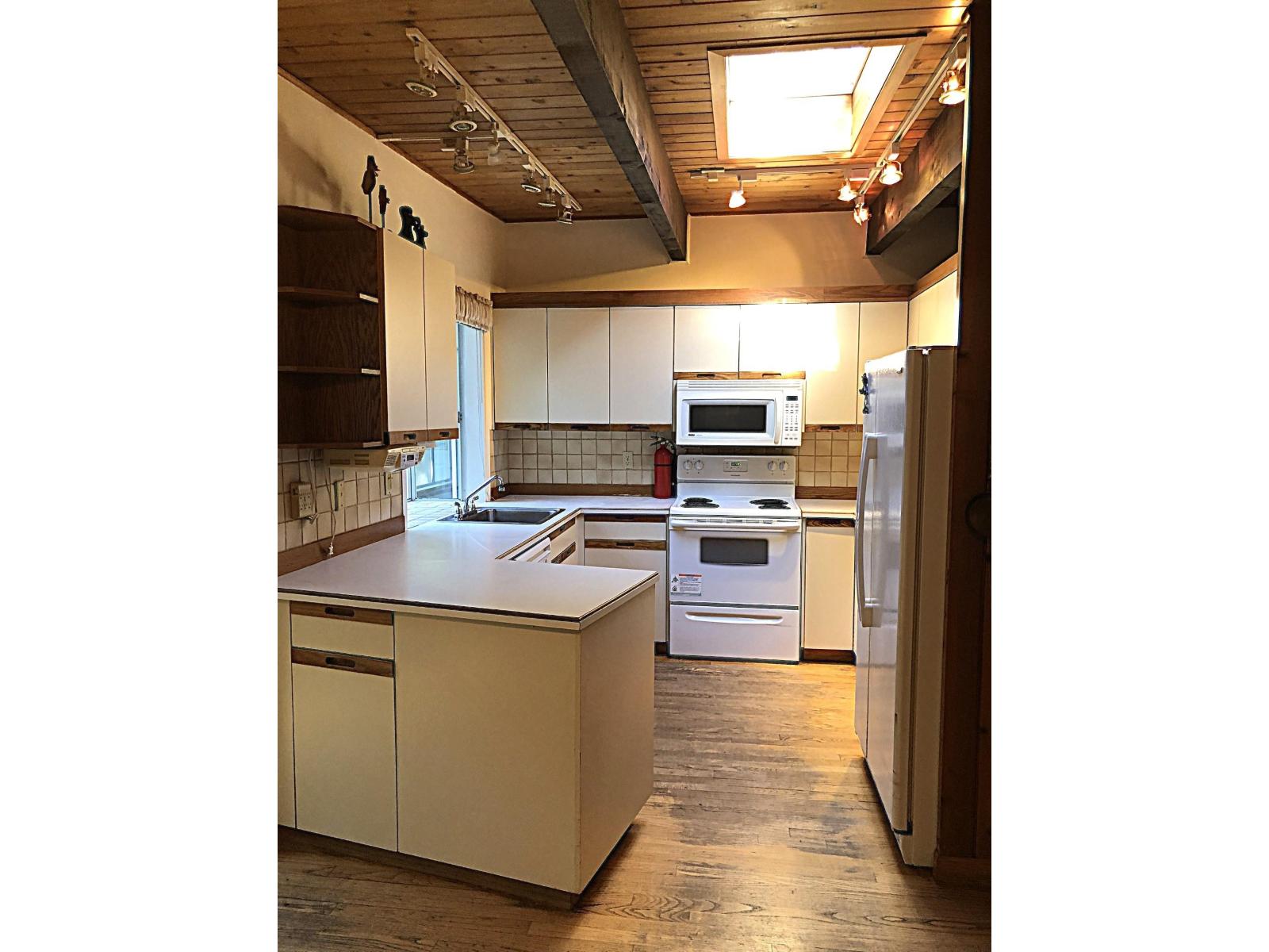 9437 DAWSON, Delta