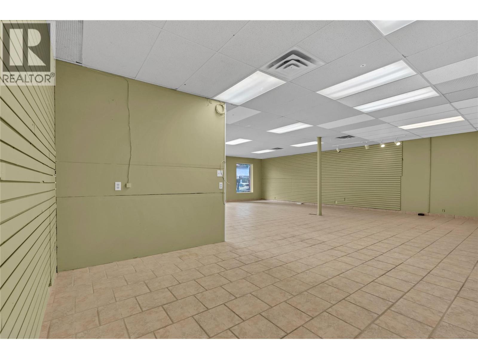 120 564 Main Street, Penticton