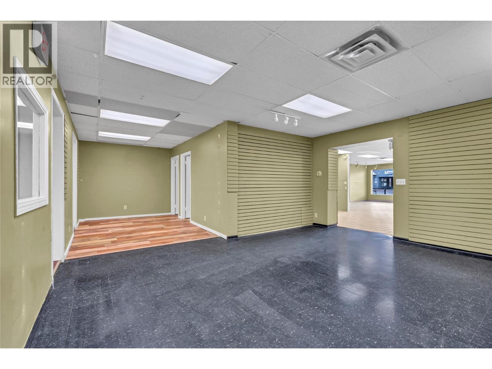 120 564 Main Street, Penticton