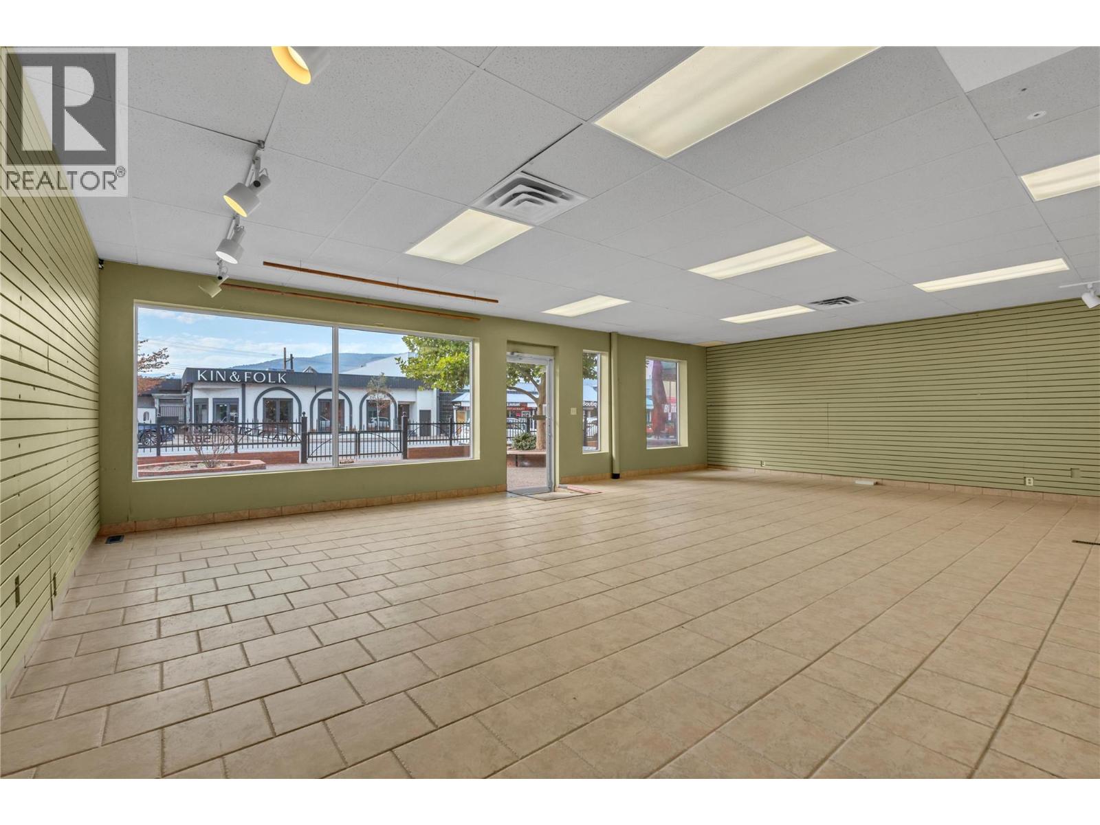 120 564 Main Street, Penticton