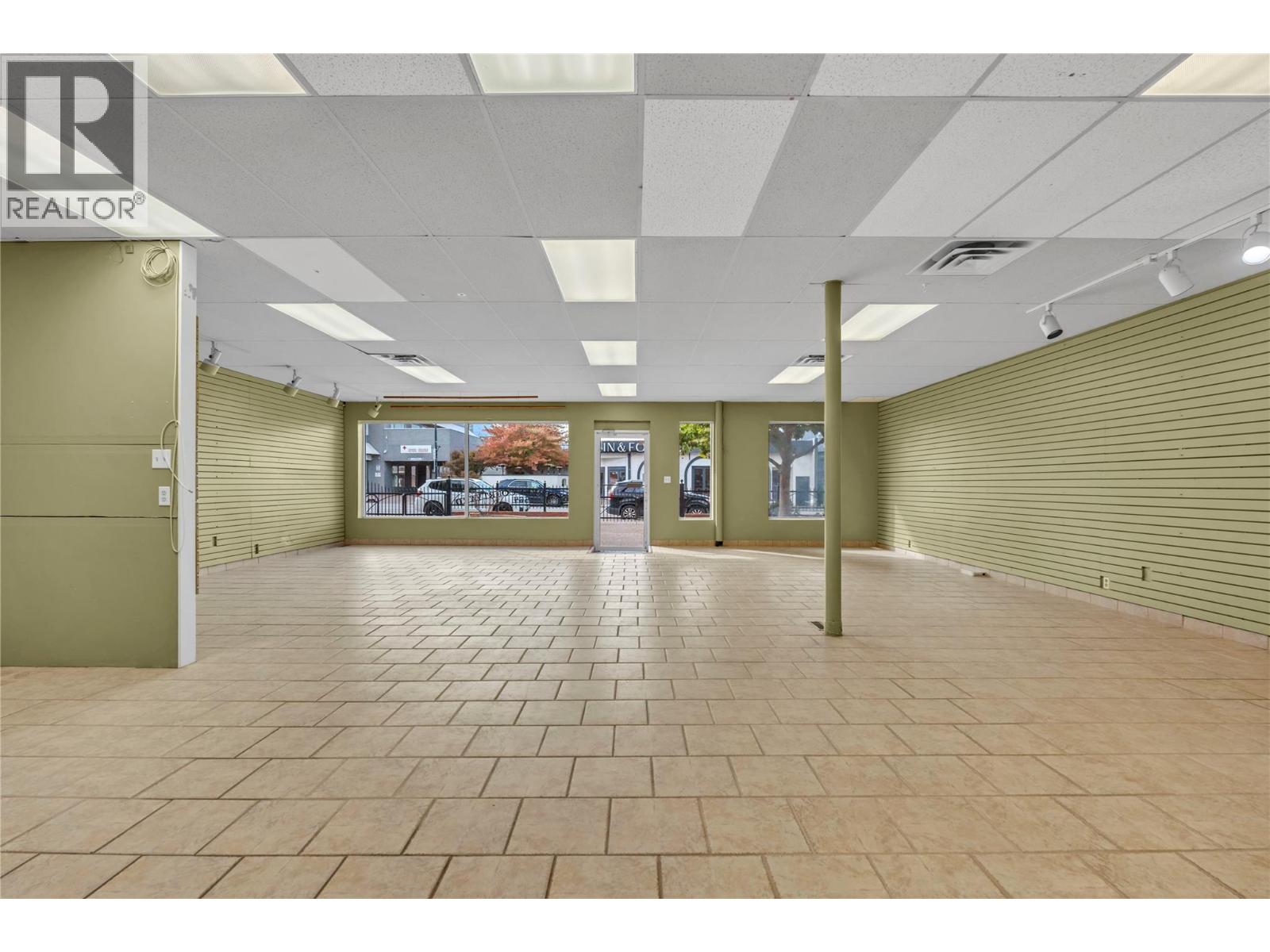120 564 Main Street, Penticton