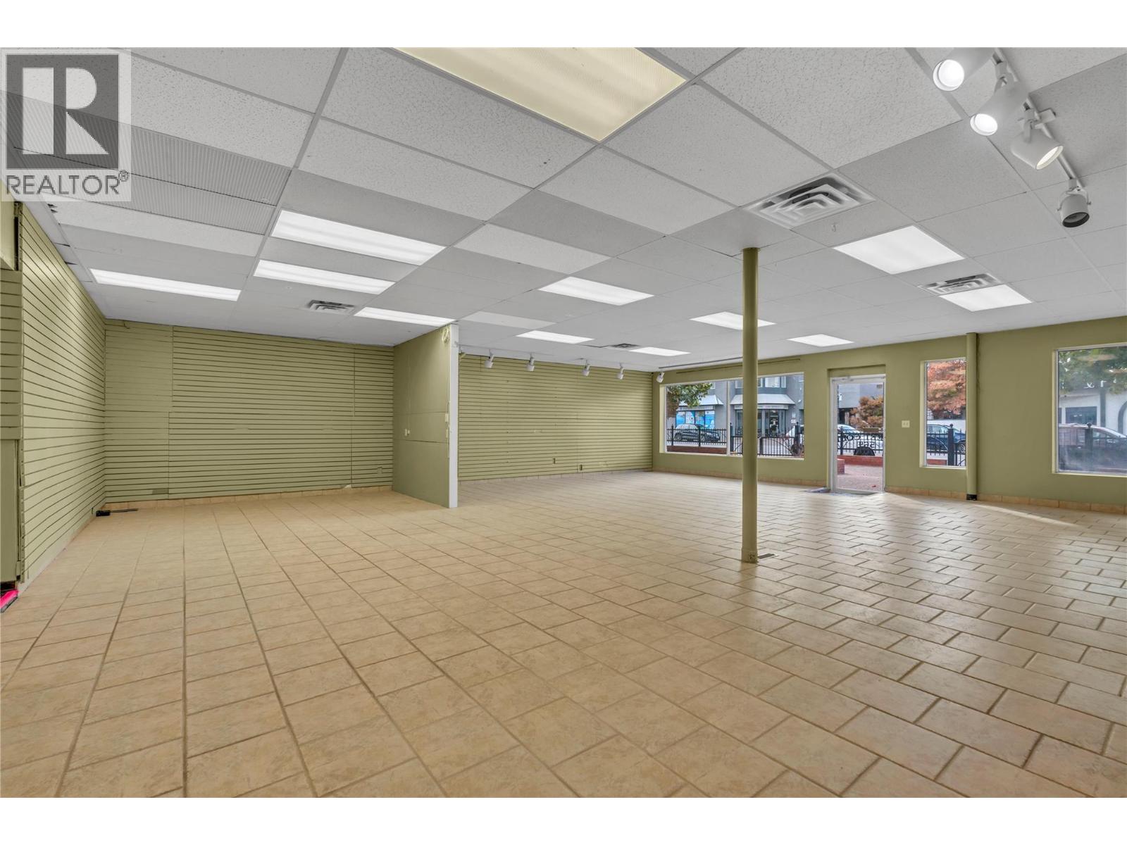 120 564 Main Street, Penticton