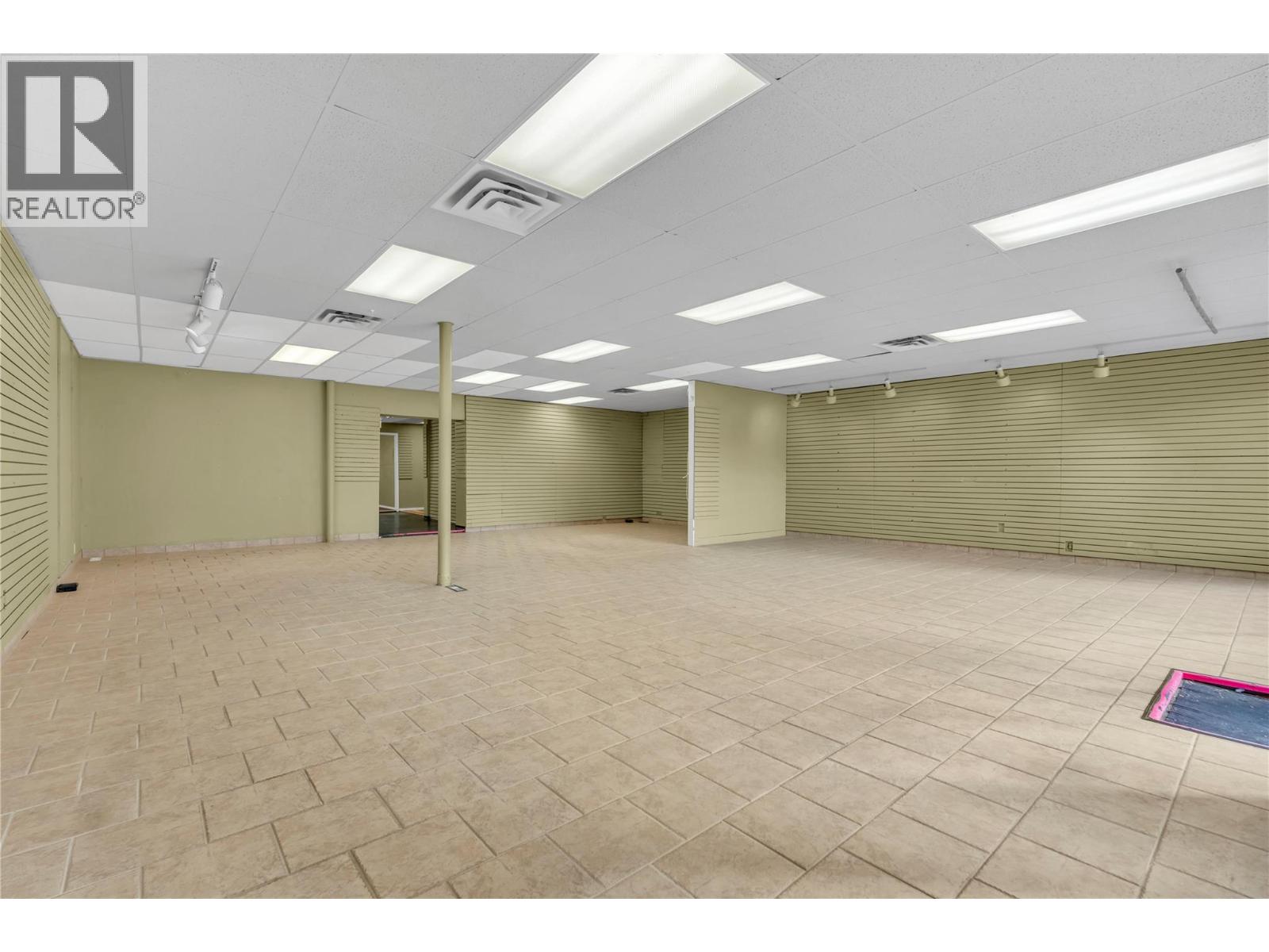 120 564 Main Street, Penticton