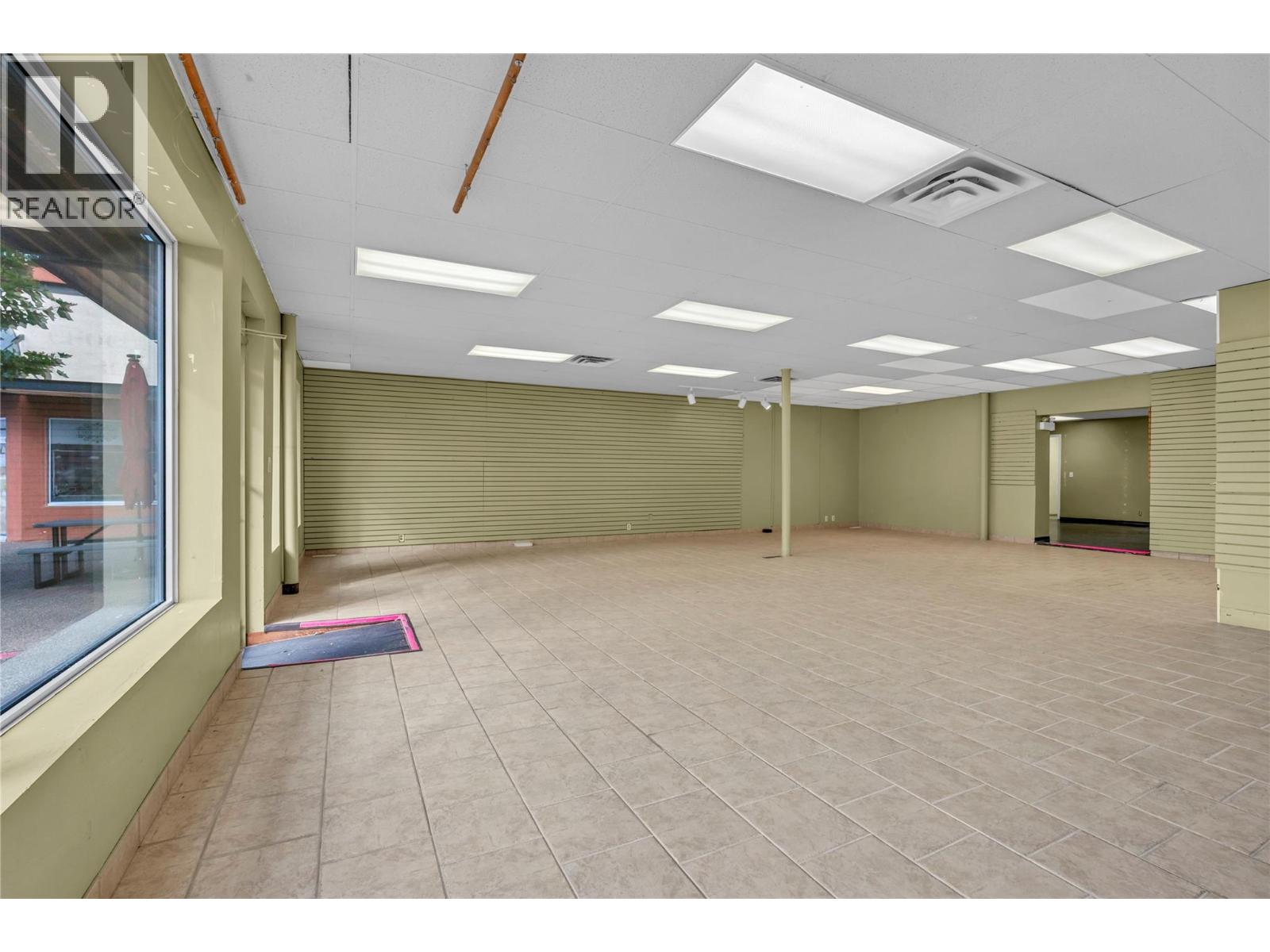 120 564 Main Street, Penticton
