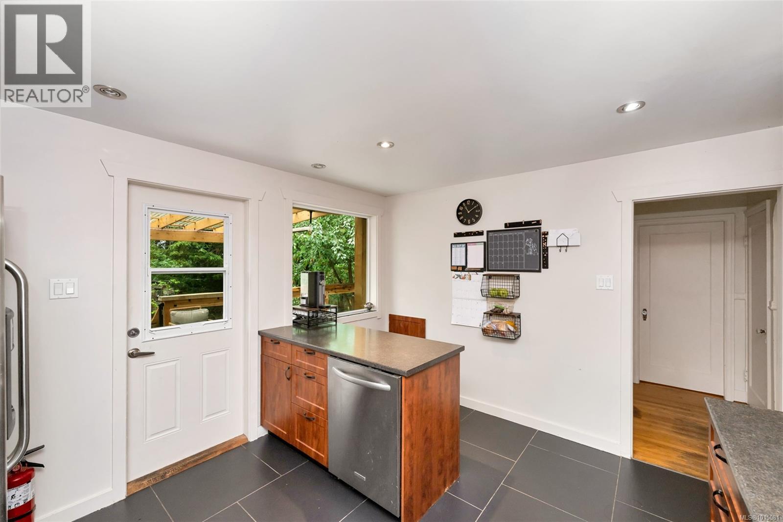 2127 French Rd S, Sooke