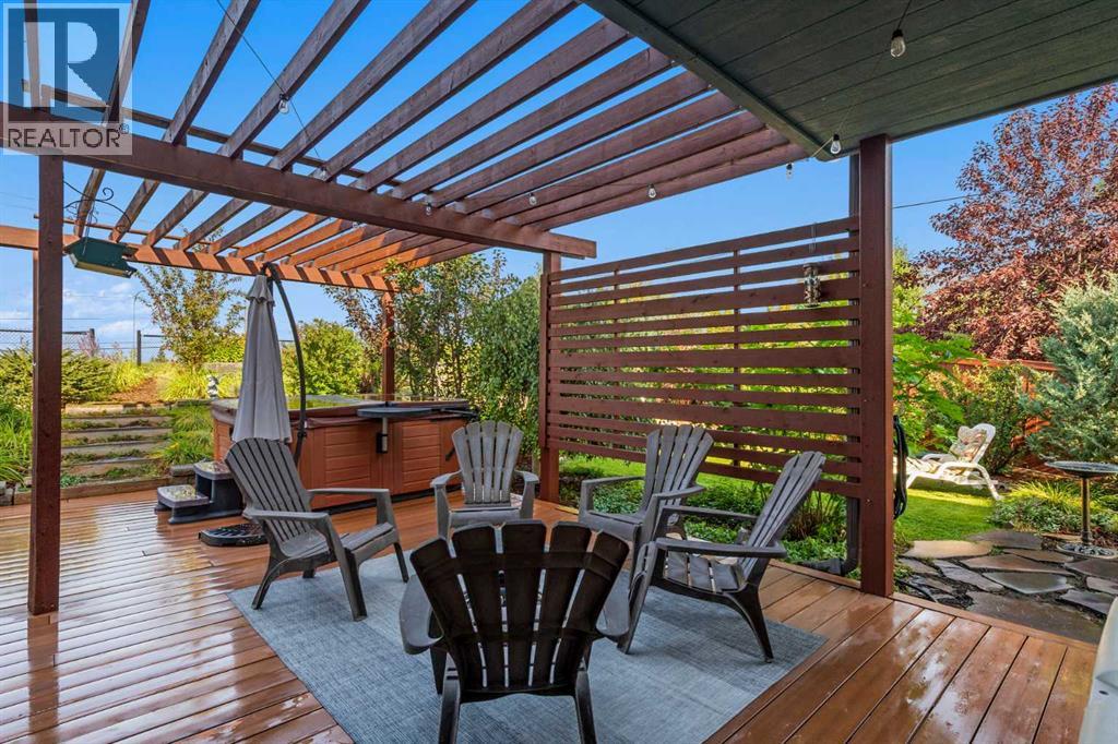 Single Family House for Sale in  Tuscany Ridge Crescent NW Tuscany Calgary 