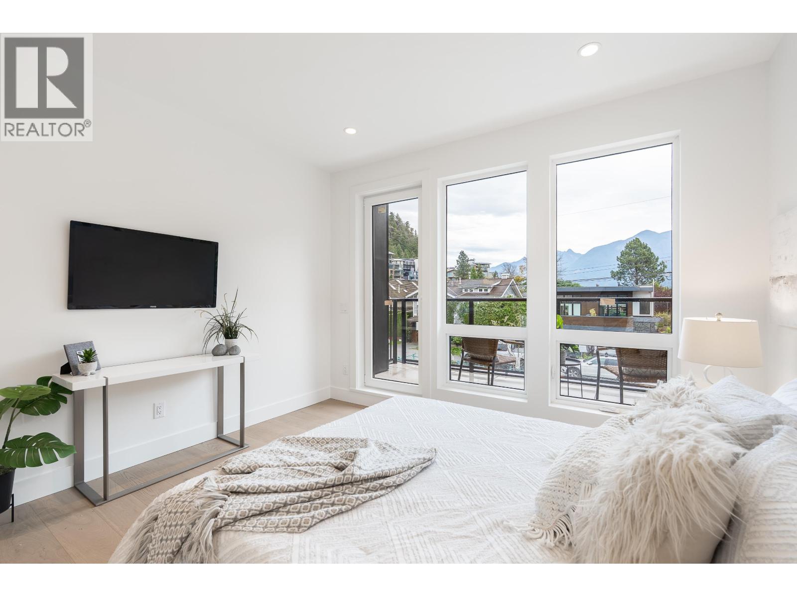 6458 BRUCE STREET, West Vancouver