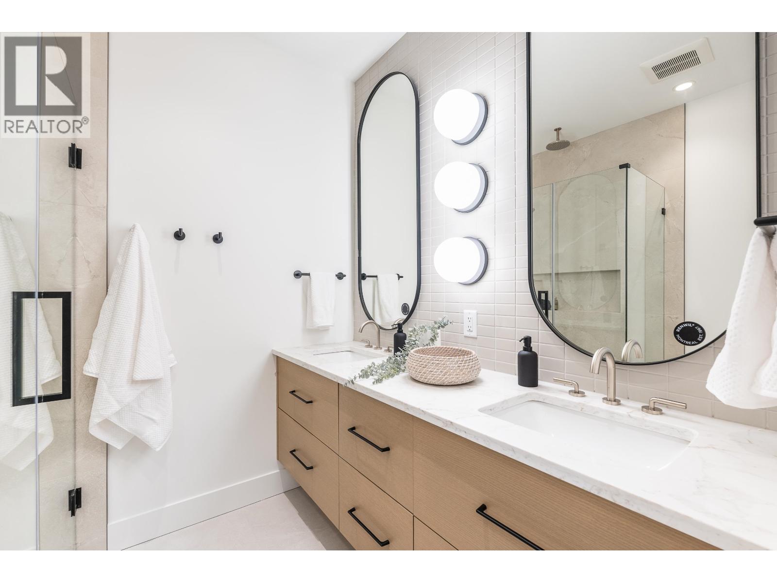 6458 BRUCE STREET, West Vancouver