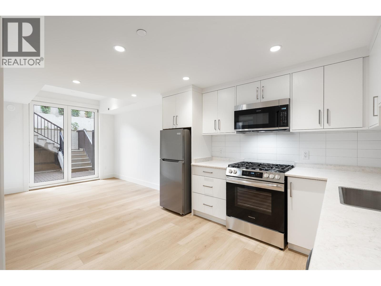 6458 BRUCE STREET, West Vancouver