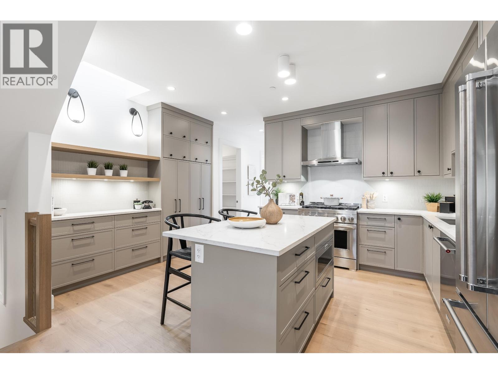 6458 BRUCE STREET, West Vancouver