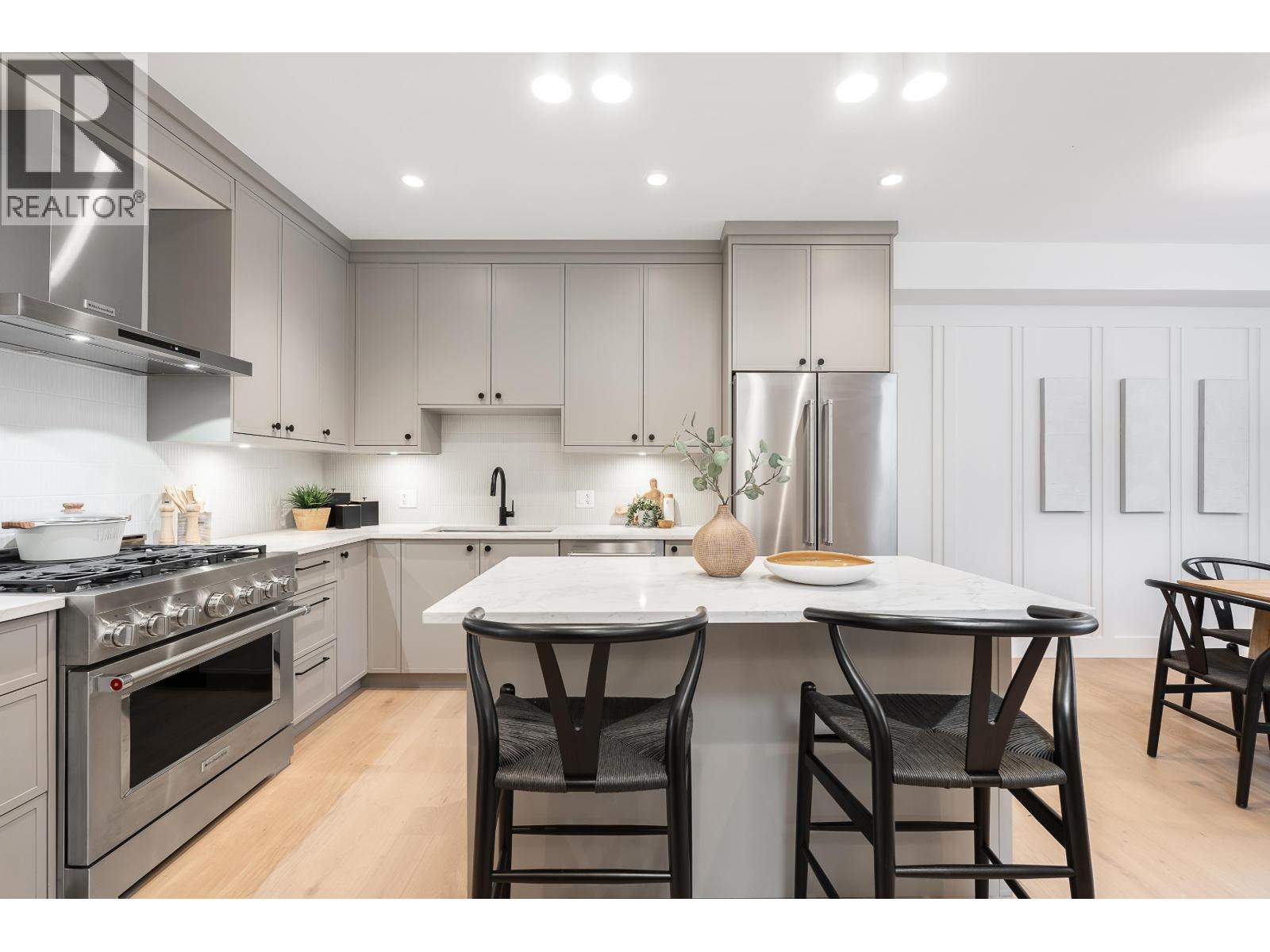 6458 BRUCE STREET, West Vancouver