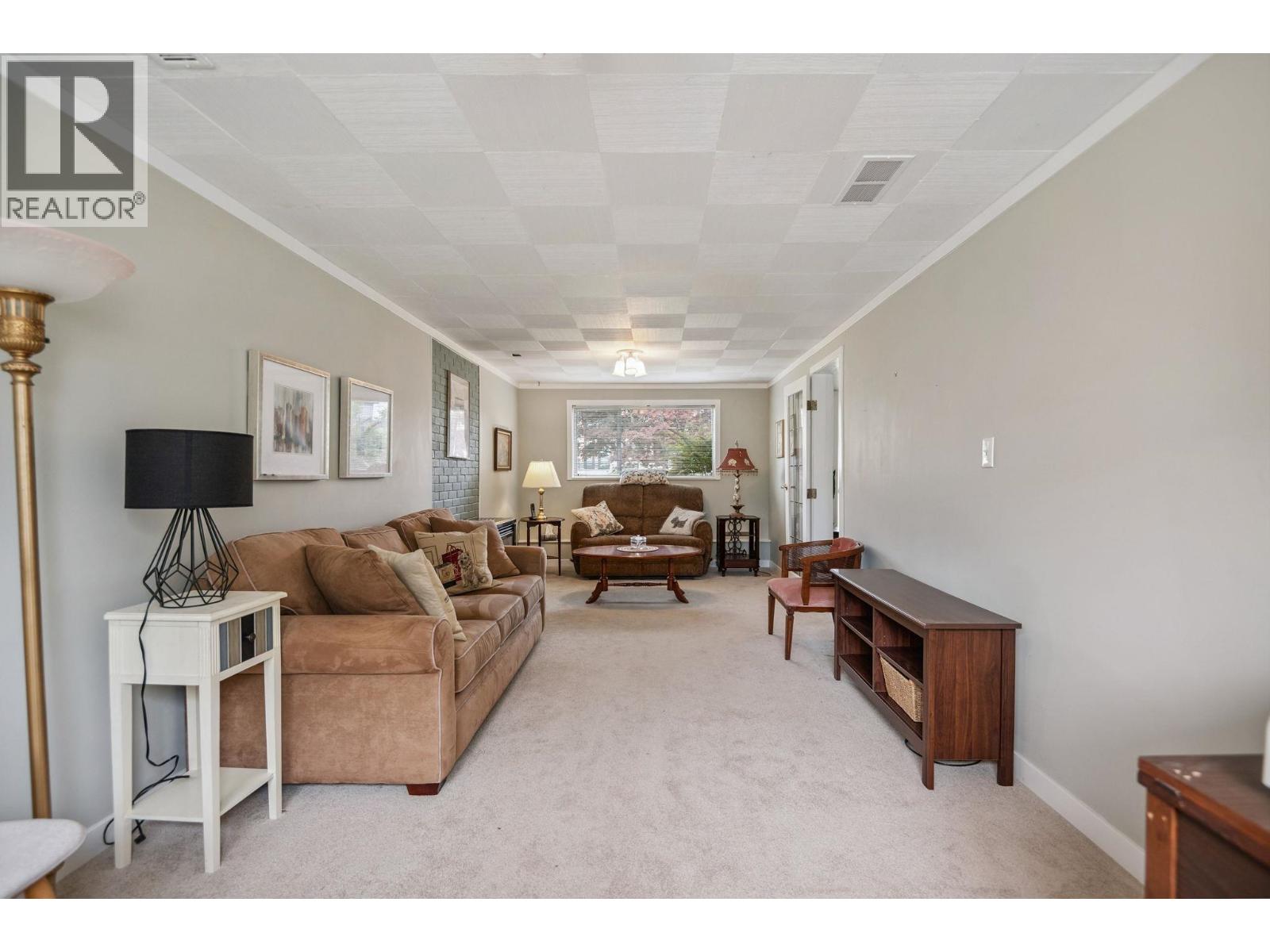 10699 DENNIS Crescent, Richmond