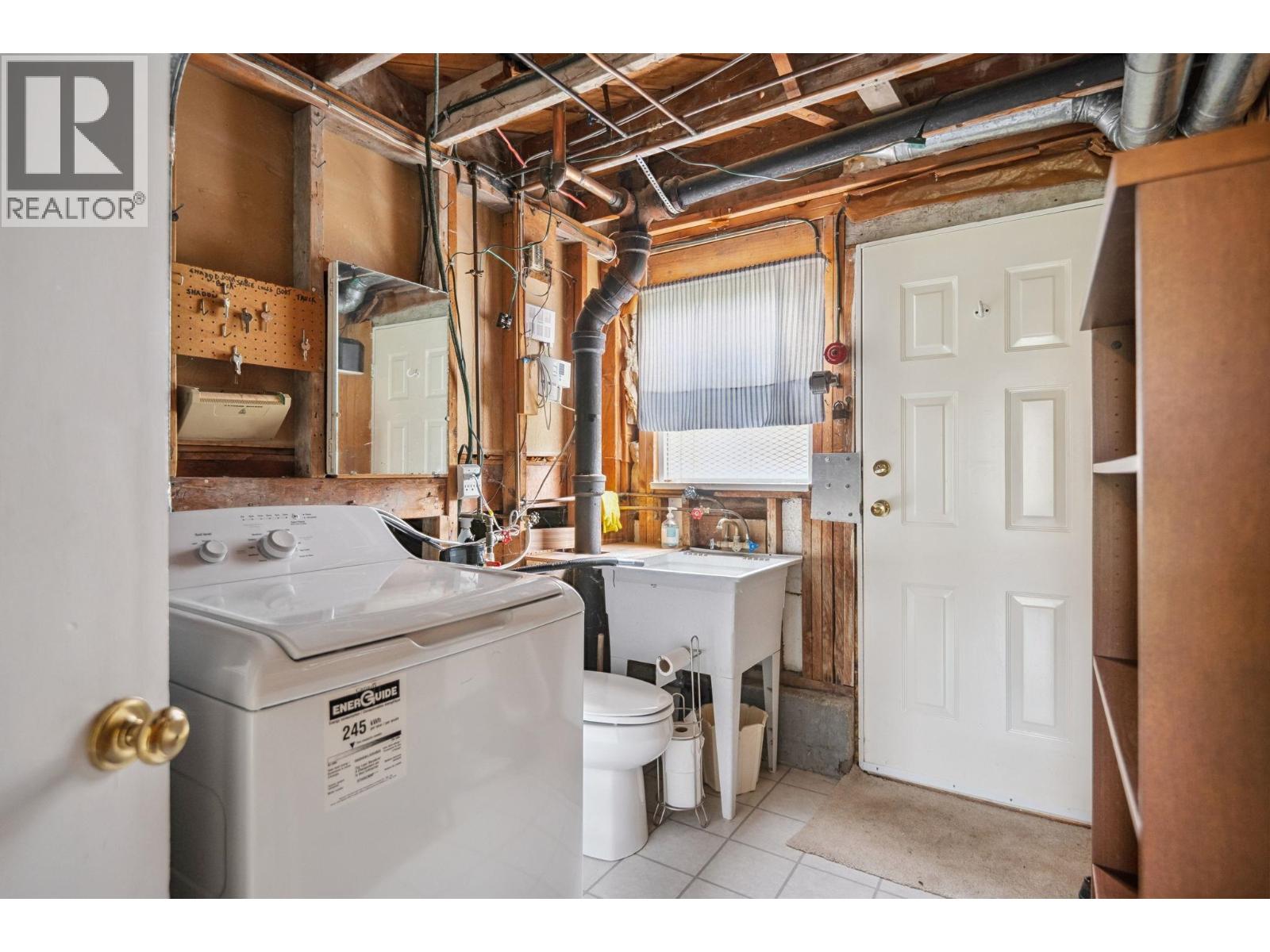 10699 DENNIS Crescent, Richmond
