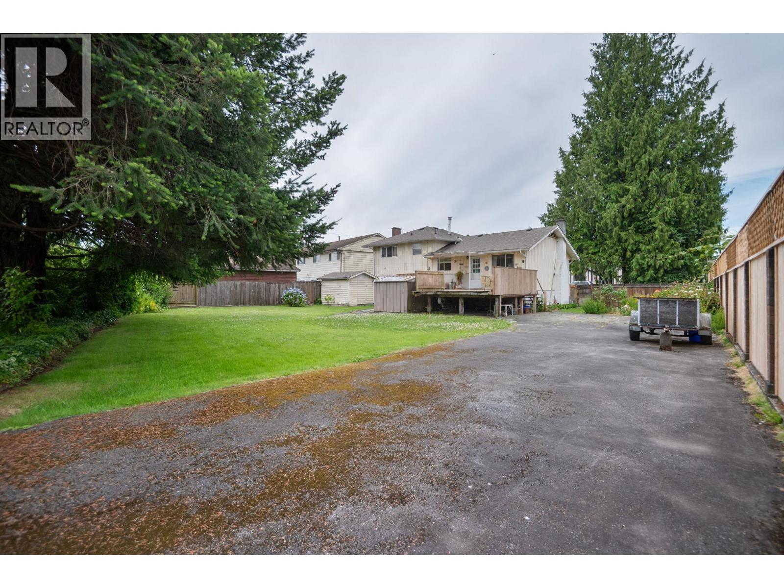 10699 DENNIS Crescent, Richmond